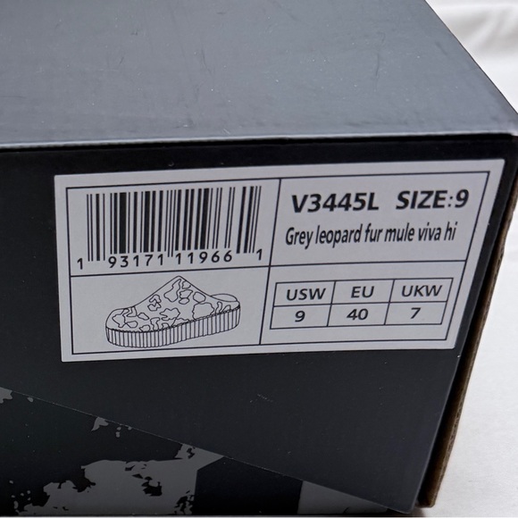 T.U.K Grey Leopard Fur Mules - Picture 3 of 10